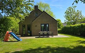 Vakantiewoning Maas en Waal 100